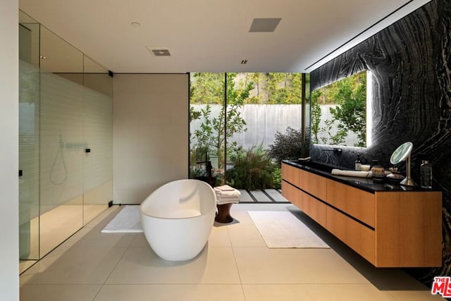 9330 Hazen Drive, Beverly Hills, CA 90210 — photo 17 of 33