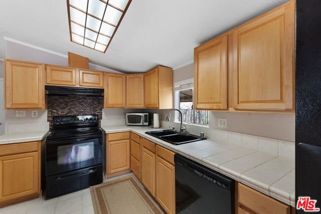 24425 Woolsey Canyon Road 11, Canoga Park, CA 91304 — photo 23 of 47