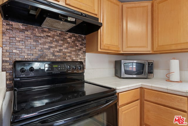 24425 Woolsey Canyon Road 11, Canoga Park, CA 91304 — photo 28 of 47