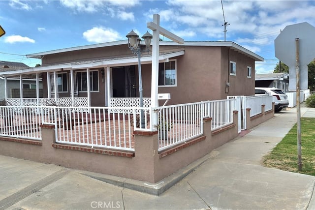 3661 Seabright Avenue, Long Beach, CA 90810 — photo 2 of 38