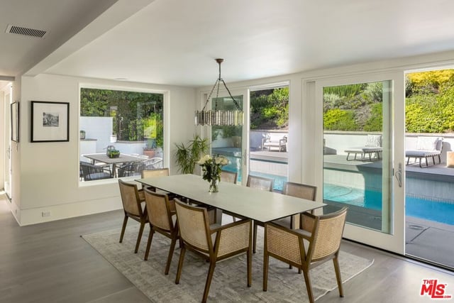2536 Pesquera Drive, Los Angeles, CA 90049 — photo 16 of 40