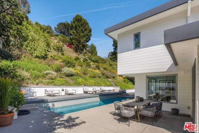 2536 Pesquera Drive, Los Angeles, CA 90049 — photo 23 of 40