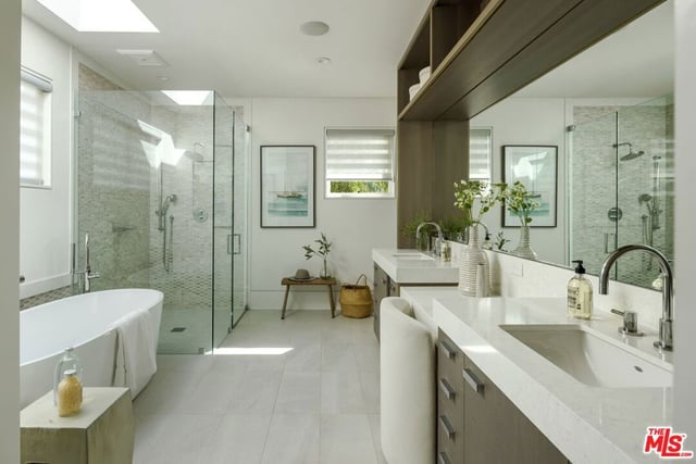 2536 Pesquera Drive, Los Angeles, CA 90049 — photo 33 of 40