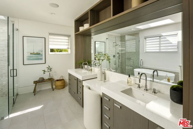 2536 Pesquera Drive, Los Angeles, CA 90049 — photo 34 of 40