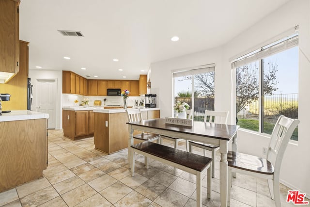 32610 Ridge Top Lane, Castaic, CA 91384 — photo 14 of 50