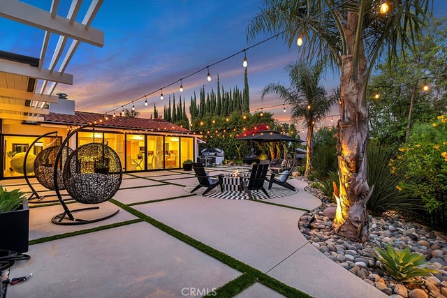 21520 Arcos, Woodland Hills, CA 91364 — photo 13 of 38