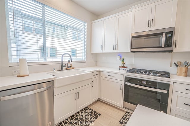 27154 Valley Oak Place, Valencia, CA 91381 — photo 12 of 37