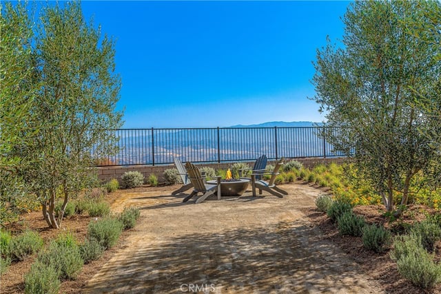 28422 Old Springs Road, Castaic, CA 91384 — photo 2 of 12