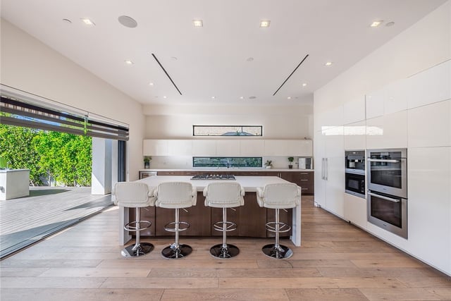 619 S Orange, Los Angeles, CA 90036 — photo 17 of 58