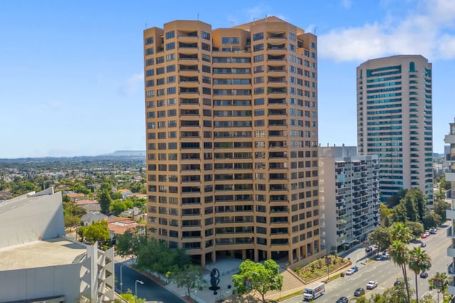 10430 Wilshire Boulevard 2001, Los Angeles, CA 90024 — photo 2 of 34
