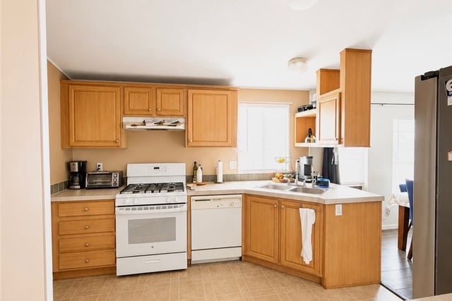 7560 Woodman 134, Van Nuys, CA 91405 — photo 9 of 18