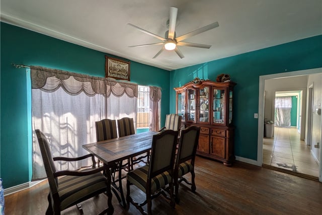 434 W 48th Street, Los Angeles, CA 90037 — photo 10 of 12