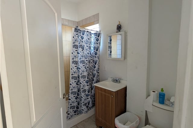 434 W 48th Street, Los Angeles, CA 90037 — photo 9 of 12