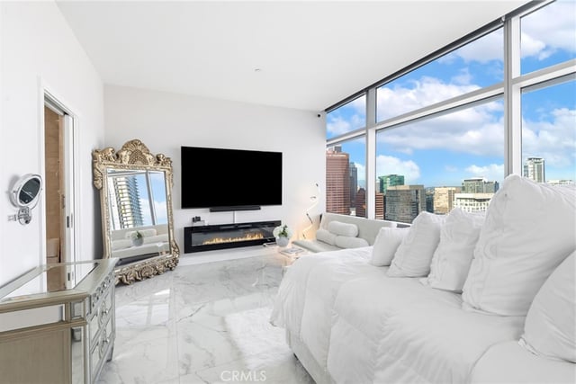 900 W Olympic Boulevard 30A, Los Angeles, CA 90015 — photo 30 of 52