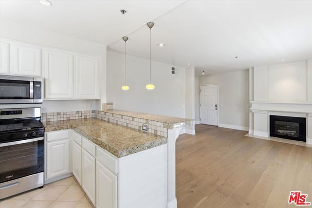 11838 Kiowa Avenue 203, Los Angeles, CA 90049 — photo 12 of 25