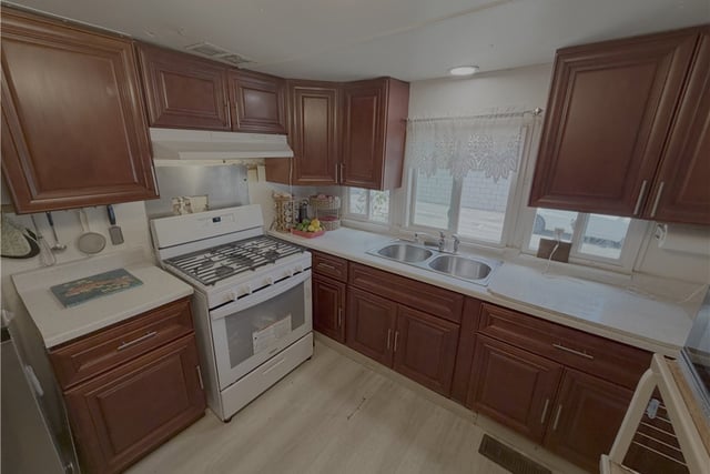 520 E Carson Street, Carson, CA 90745 — photo 2 of 16