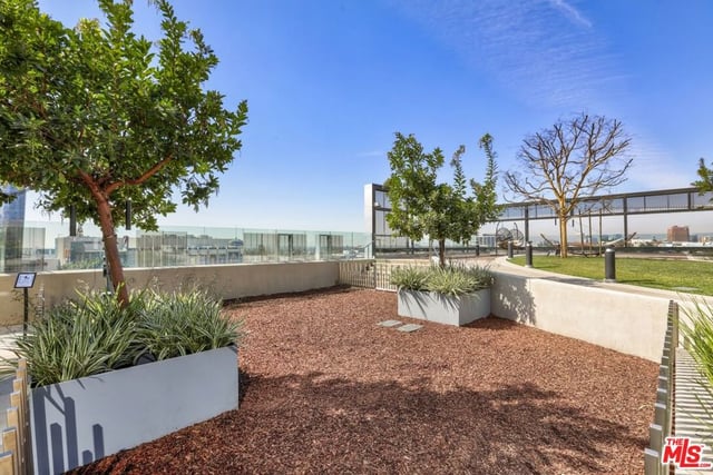 889 Francisco Street 909, Los Angeles, CA 90017 — photo 25 of 30