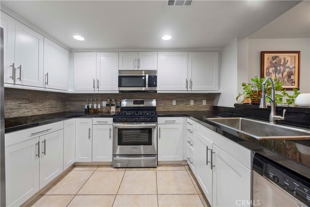 7100 Alvern Street 311, Los Angeles, CA 90045 — photo 3 of 30