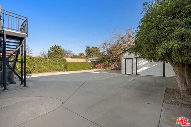 1250 S Windsor Boulevard, Los Angeles, CA 90019 — photo 24 of 26