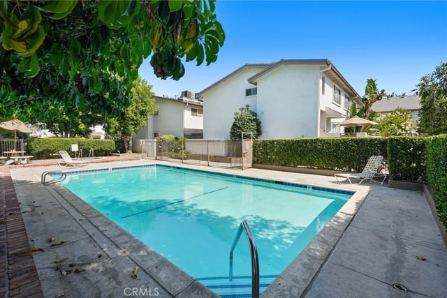18601 Collins D30, Tarzana, CA 91356 — photo 10 of 13