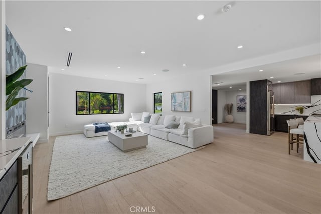 8400 White Oak, Northridge, CA 91325 — photo 12 of 49