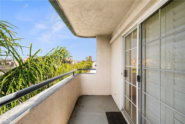 535 W 4th 311, Long Beach, CA 90802 — photo 9 of 48