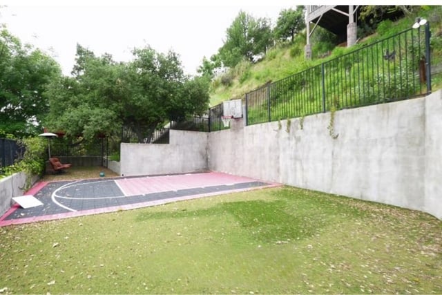 1833 Roscomare Road, Los Angeles, CA 90077 — photo 5 of 14