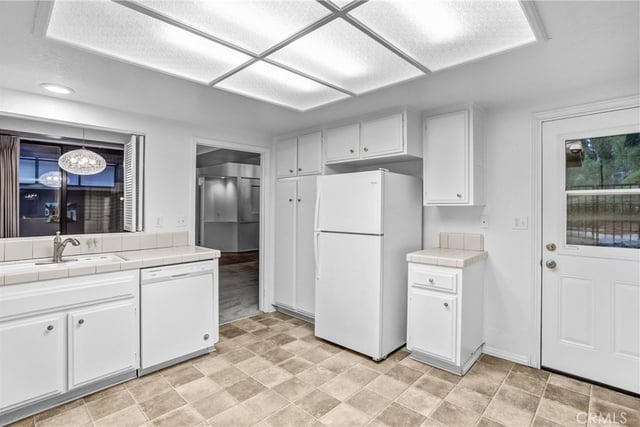 1762 Del Prado, Pomona, CA 91768 — photo 10 of 35