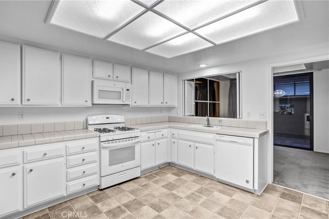 1762 Del Prado, Pomona, CA 91768 — photo 11 of 35