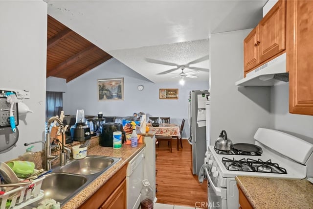 8601 International Avenue 234, Canoga Park, CA 91304 — photo 10 of 28