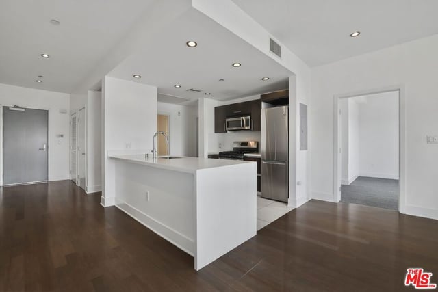 1700 Sawtelle Boulevard 210, Los Angeles, CA 90025 — photo 5 of 20