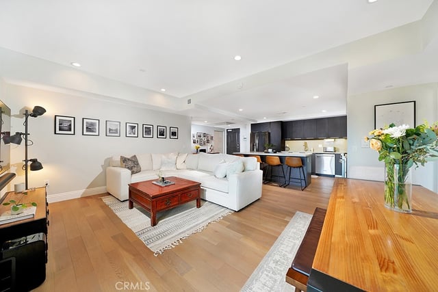 2939 Leeward Avenue 516, Los Angeles, CA 90005 — photo 10 of 37