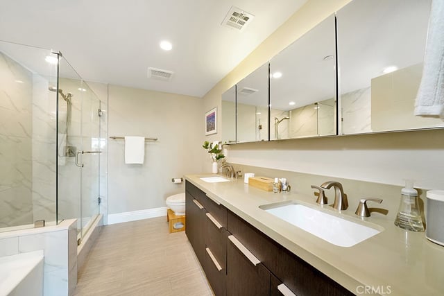 2939 Leeward Avenue 516, Los Angeles, CA 90005 — photo 15 of 37