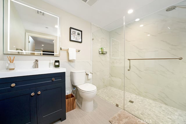 2939 Leeward Avenue 516, Los Angeles, CA 90005 — photo 19 of 37