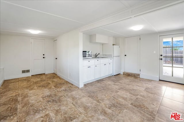 321 N Las Casas Avenue, Pacific Palisades, CA 90272 — photo 71 of 74
