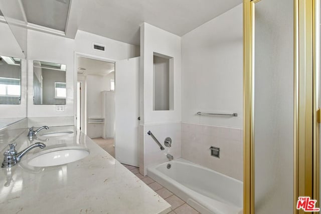 5452 W 57th Street, Los Angeles, CA 90056 — photo 38 of 47