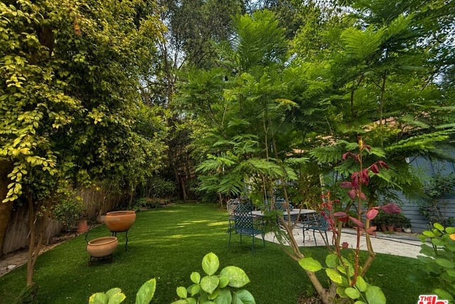 3928 Madelia Avenue, Sherman Oaks, CA 91403 — photo 3 of 4
