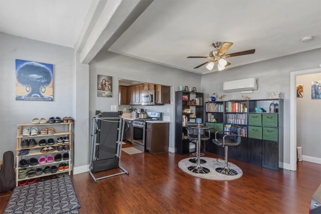 1600 W 80th Street, Los Angeles, CA 90047 — photo 10 of 25