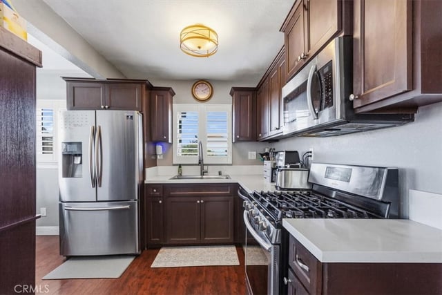 1600 W 80th Street, Los Angeles, CA 90047 — photo 2 of 25
