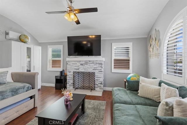 1600 W 80th Street, Los Angeles, CA 90047 — photo 5 of 25