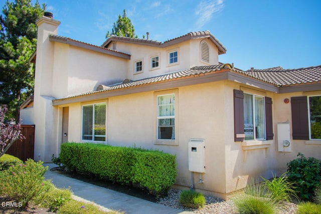 2323 Shakespeare Drive, Oxnard, CA 93033 — photo 2 of 33