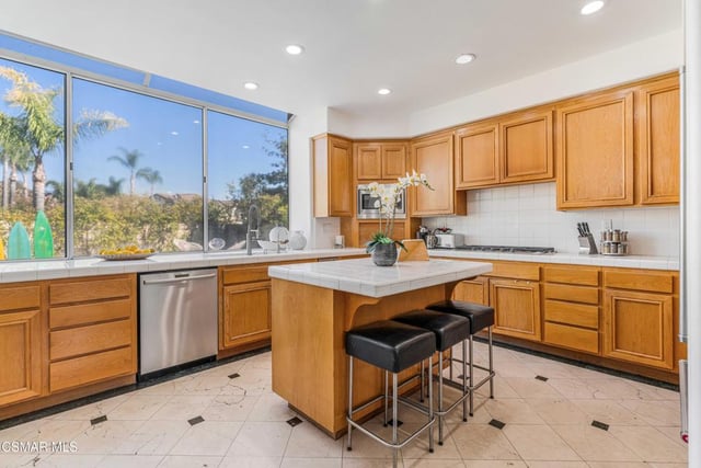 515 Chippendale Avenue, Simi Valley, CA 93065 — photo 18 of 75