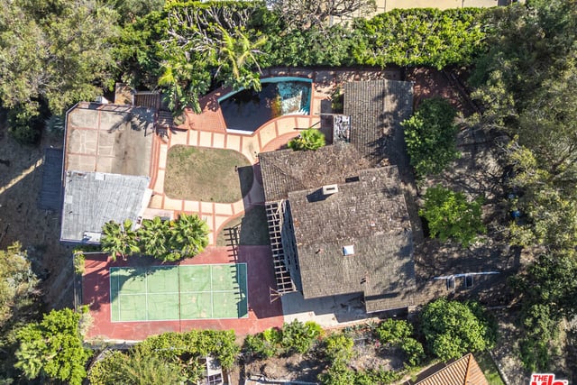 860 Linda Flora Drive, Los Angeles, CA 90049 — photo 11 of 13