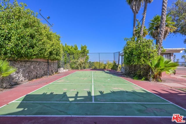 860 Linda Flora Drive, Los Angeles, CA 90049 — photo 8 of 13