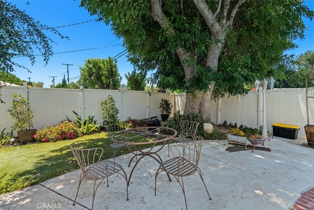 6613 Randi Avenue, Woodland Hills, CA 91303 — photo 17 of 18
