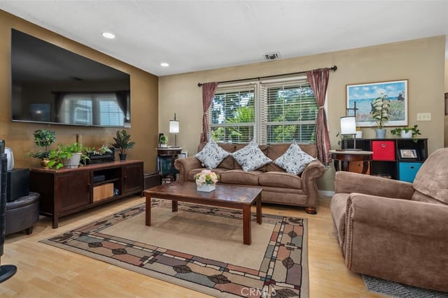6613 Randi Avenue, Woodland Hills, CA 91303 — photo 5 of 18