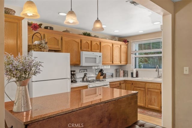 6613 Randi Avenue, Woodland Hills, CA 91303 — photo 9 of 18