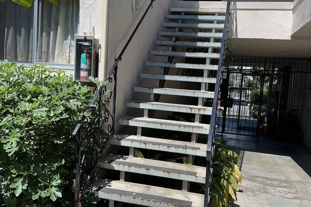 1600 N Hobart Boulevard 16, Los Angeles, CA 90027 — photo 2 of 14