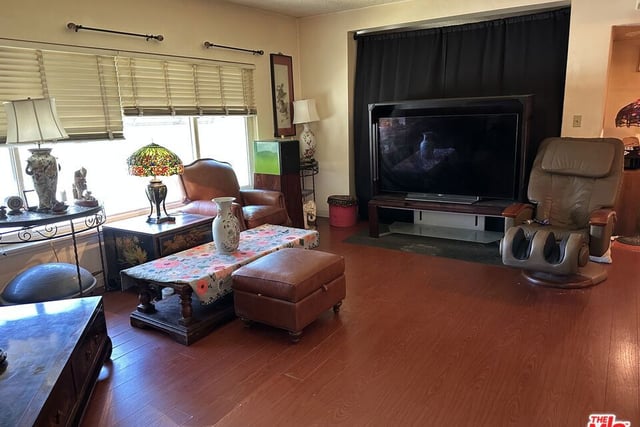 1600 N Hobart Boulevard 16, Los Angeles, CA 90027 — photo 4 of 14