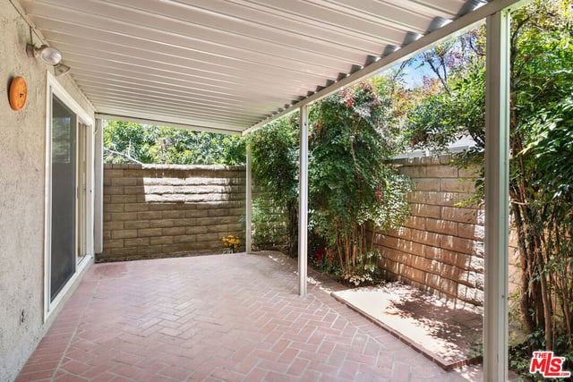 26834 Avenue Of The Oaks D, Newhall, CA 91321 — photo 25 of 38